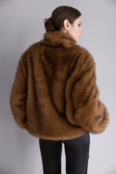 Veste Brenda camel en fourrure – Volume souple, douceur intense & élégance contemporaine