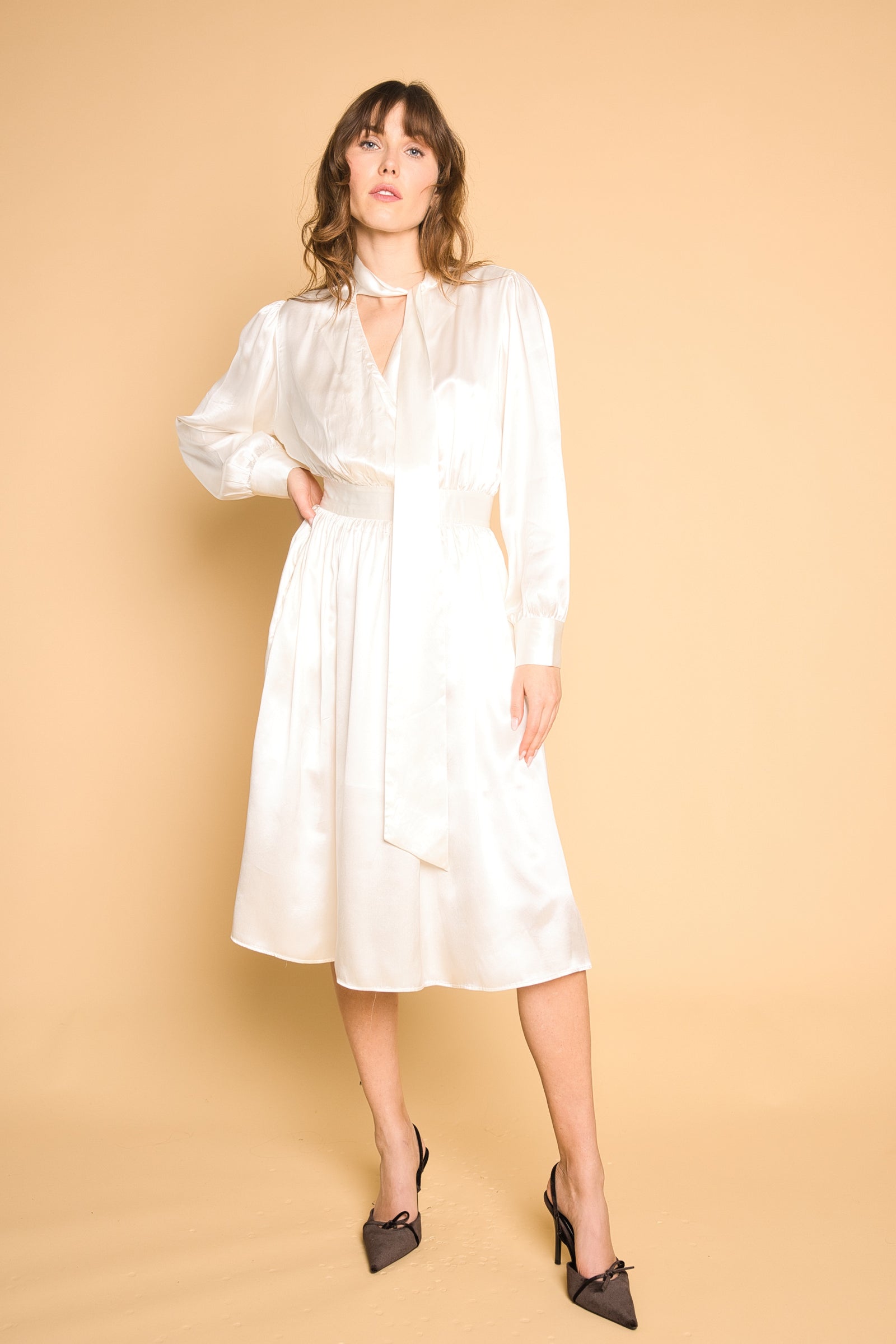 Robe drapée en satin de soie, blanc | Max Mara Robe drapée en satin de soie, blanc | Max Mara